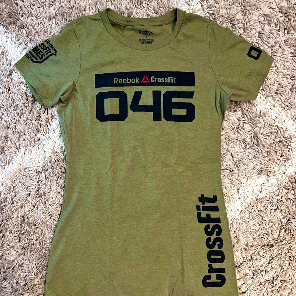 CrossFit women top.